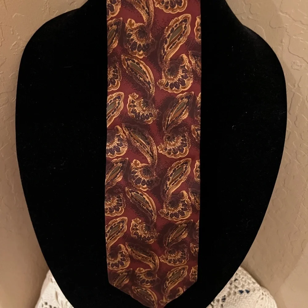 Christian Dior Men’s Silk Neck Classic
